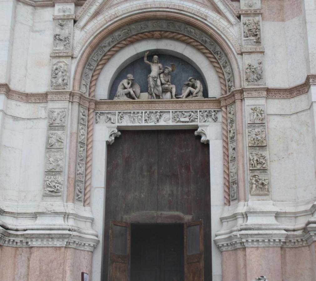 Appartamento Blu Centro Storico Bologna Luaran gambar